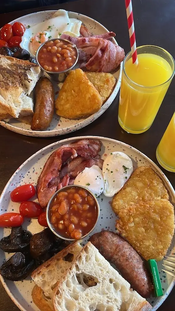 Emiliano Giaoupi_Abraço_Harringay_review