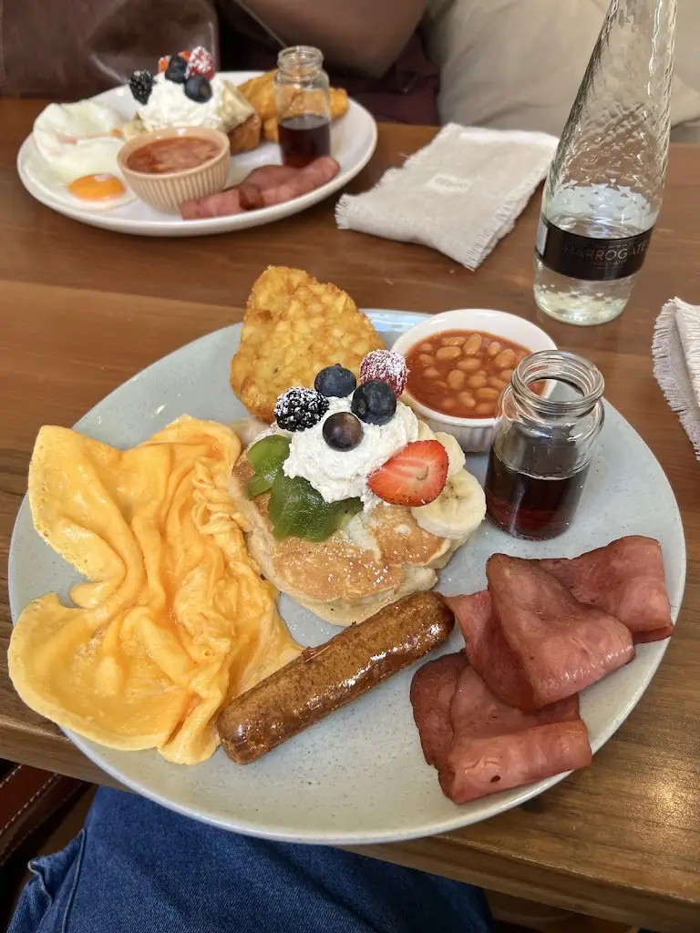 Chioma Nzeduru_Chakra Cafe _Harringay_review