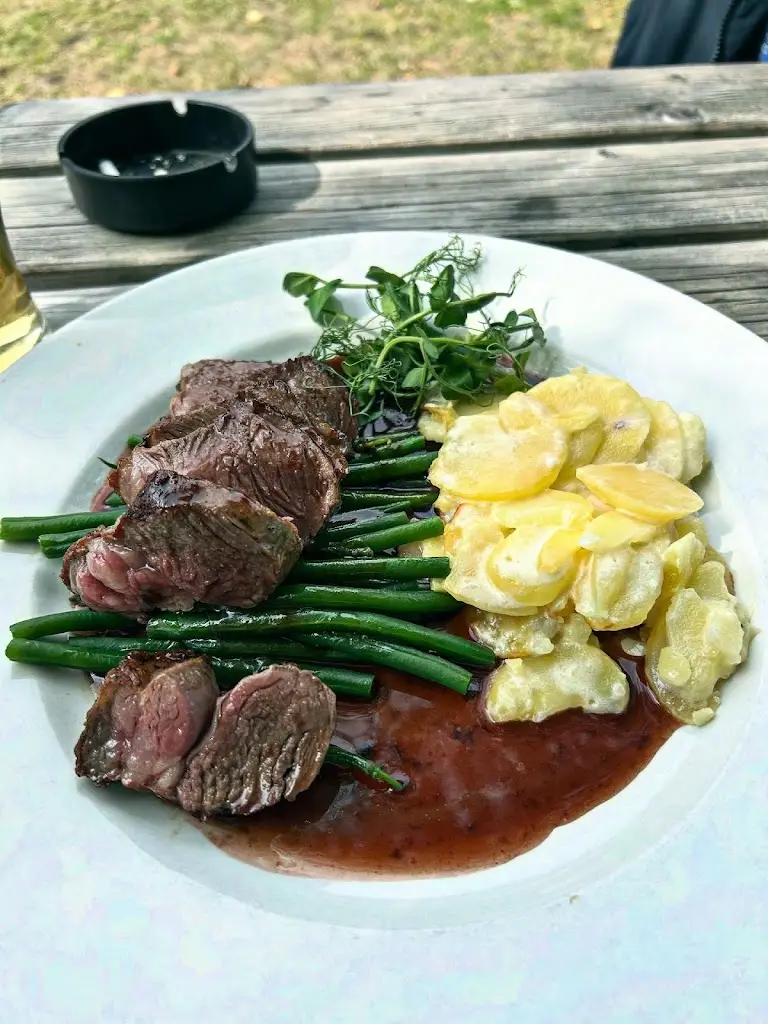 Tj Jones_The Phoenix Inn_Hartley Wintney_review