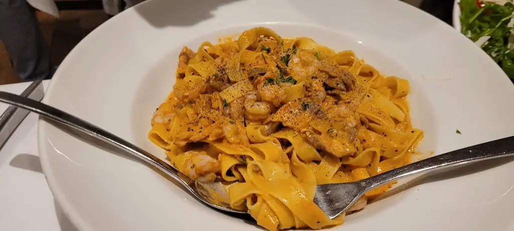 Ben Drury_Mama Mia_Hartley Wintney_review