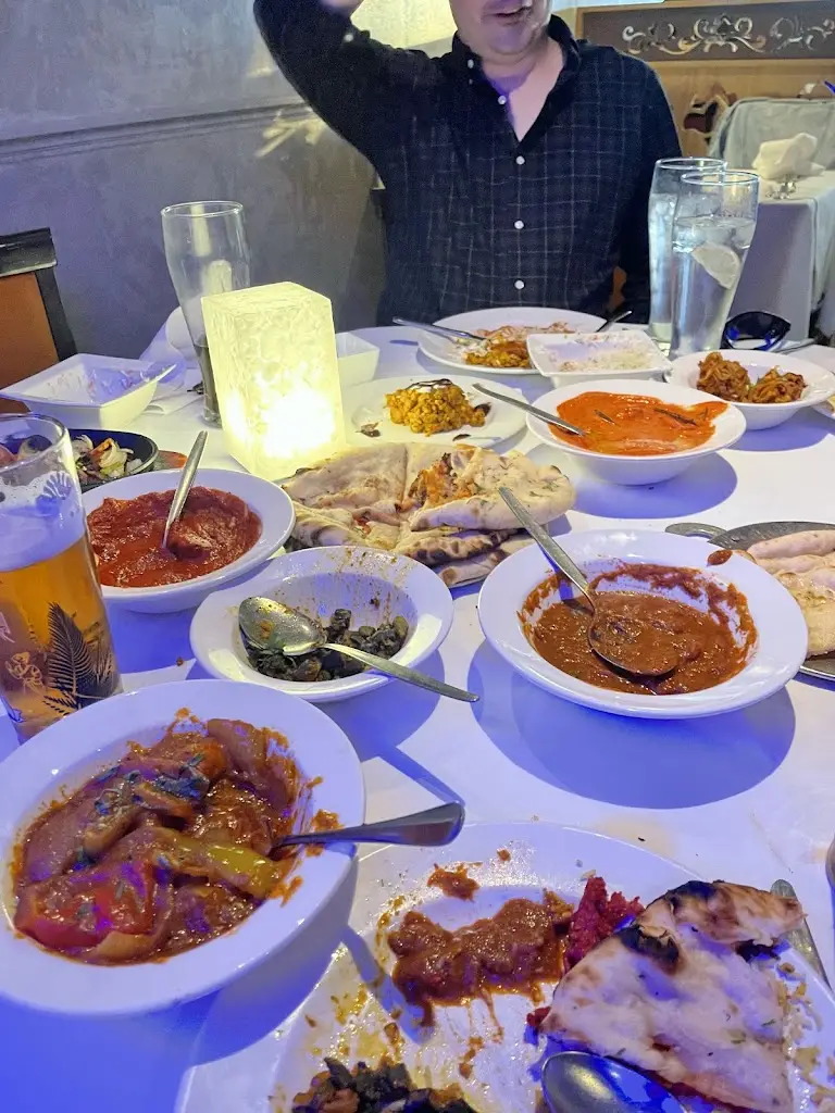 Simon Varney_Monsoon Restaurant (Hartley Wintney)_Hartley Wintney_reseña