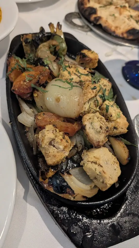 Leanne Cadman_Monsoon Restaurant (Hartley Wintney)_Hartley Wintney_reseña