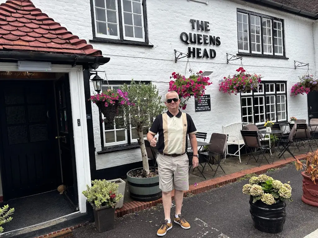 Paul Davis_The Queens Head Dogmersfield_Hartley Wintney_recensione