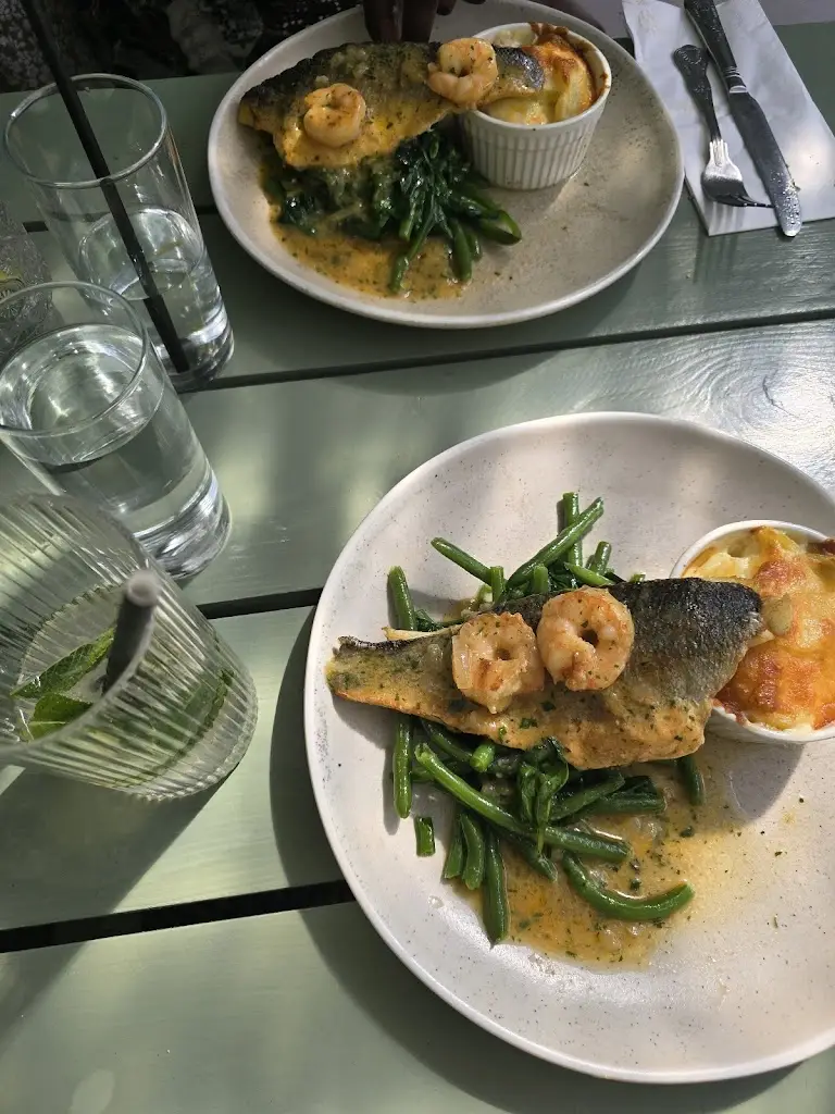 Moushumi Banerjee_The Derby Inn_Hartley Wintney_review