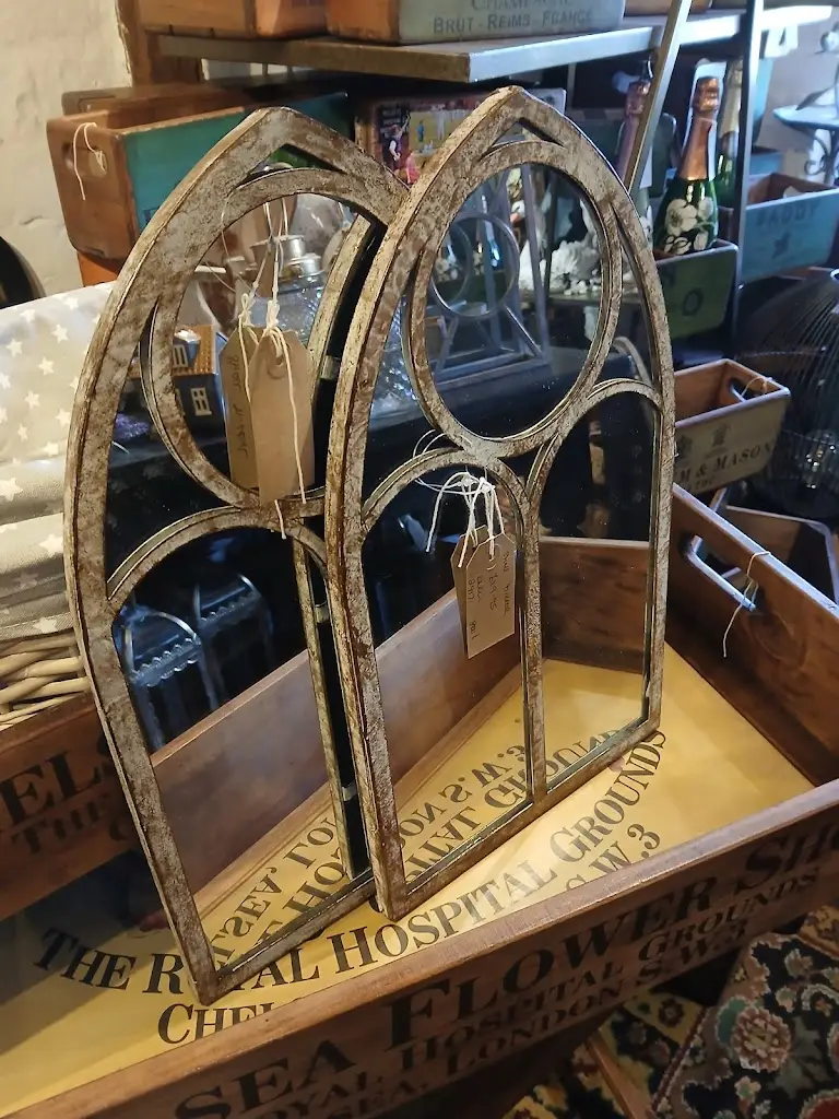 Sandra Parsons_White Lion Antiques - Hartley Wintney_Hartley Wintney_review
