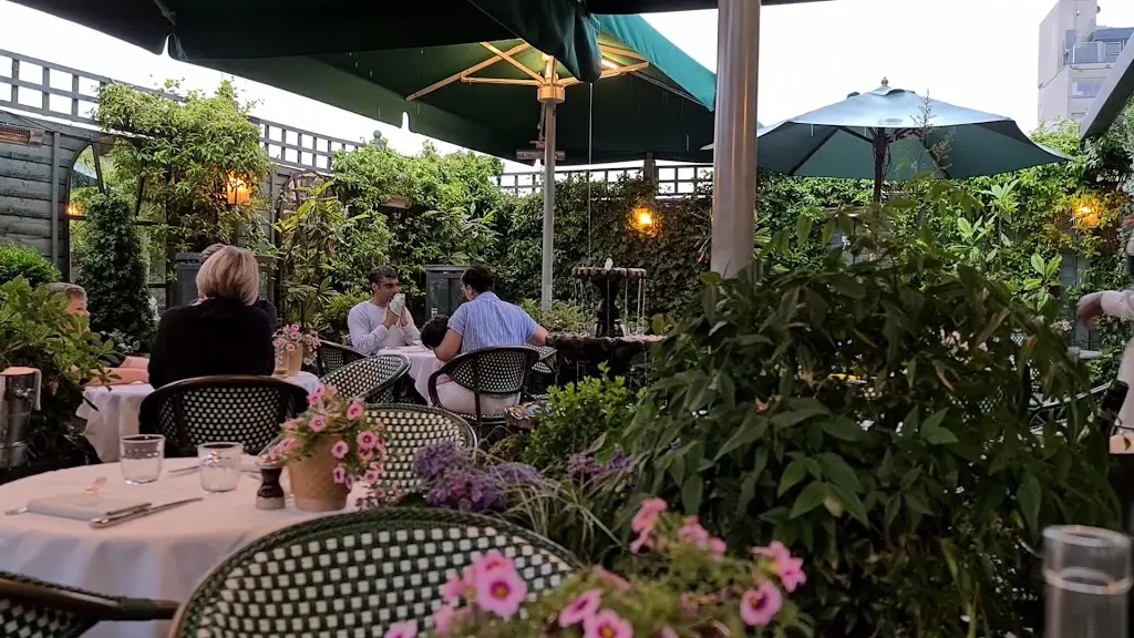 The Ivy Harrogate Garden_Harrogate_slider_image_2