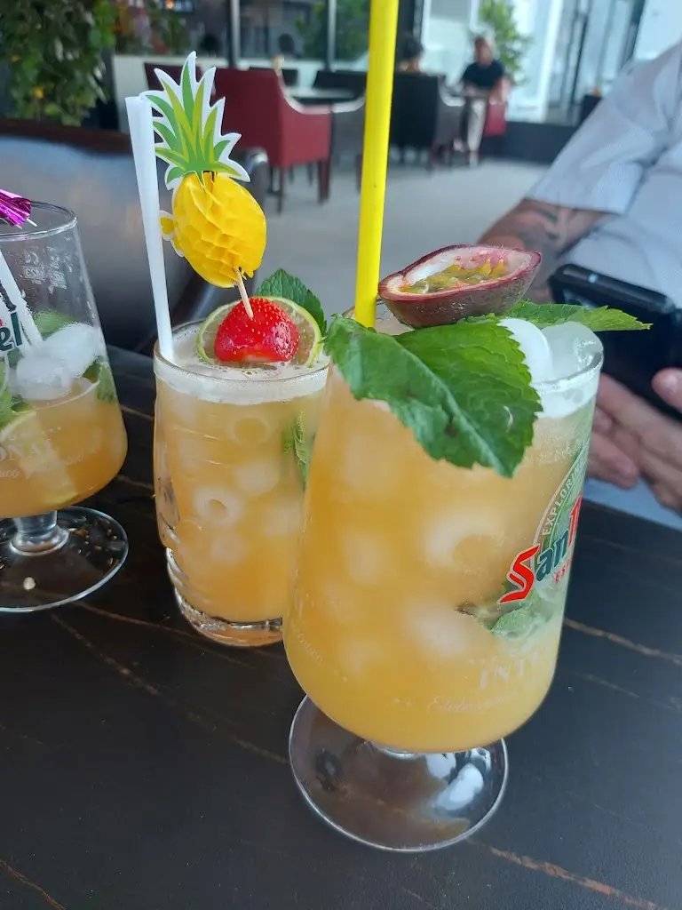 Kerri Ireson_Meteor Meze & Grill Restaurant_Harold Wood_review