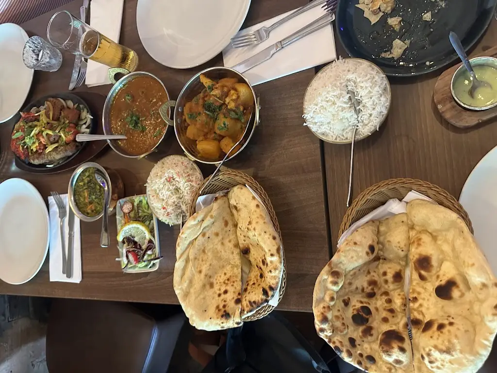 DESHI_Harold Wood_slider_image_3