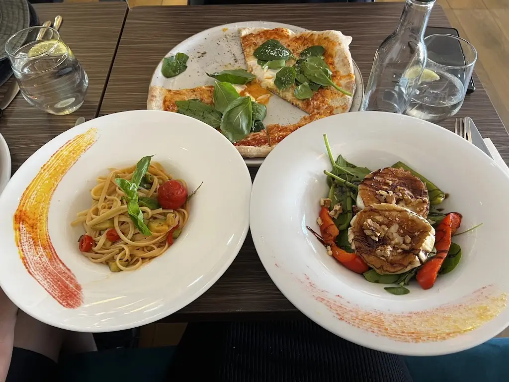 L M_Gusto b.l.k Itallian restaurant_Harold Wood_review