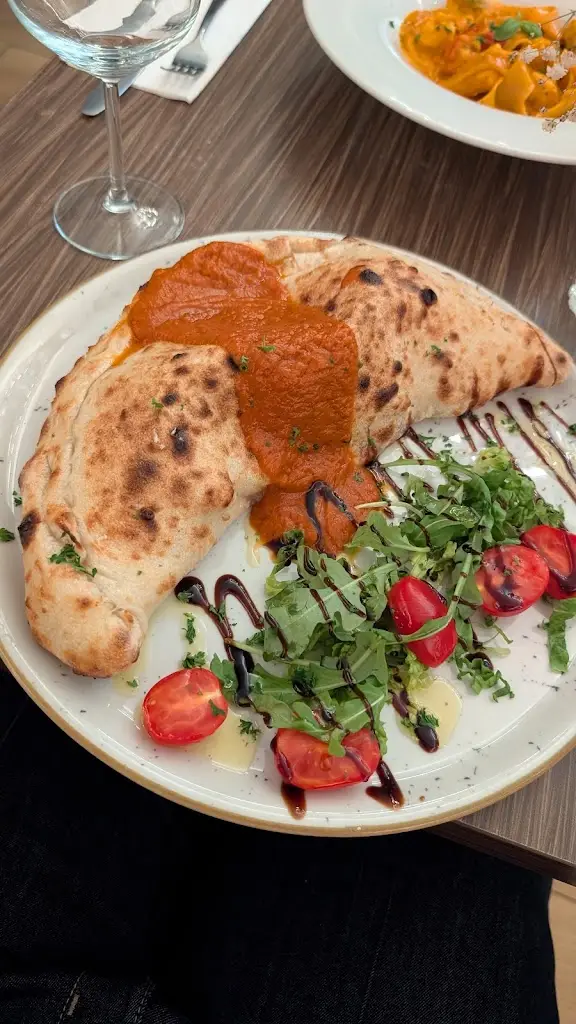 Ali T_Gusto b.l.k Itallian restaurant_Harold Wood_review