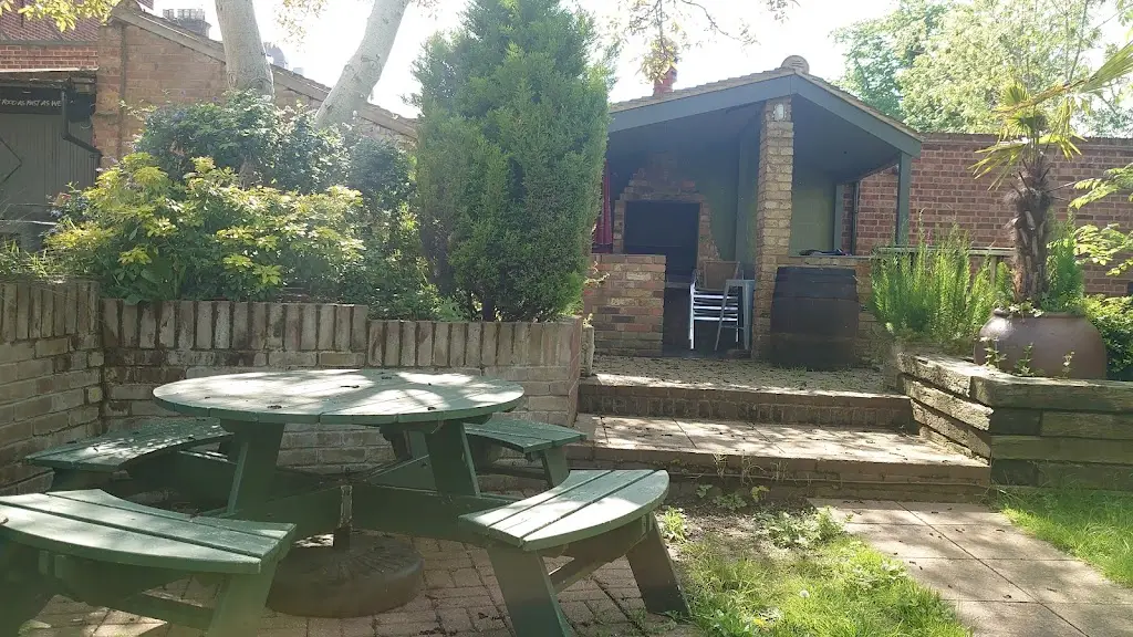 SCHMO_The Harold_Harold Wood_review