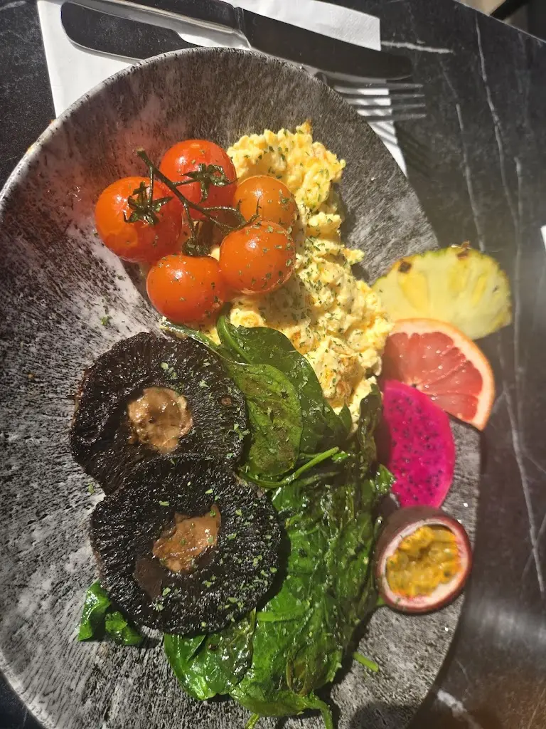 Levent Sabriev_Café Break_Harold Wood_review