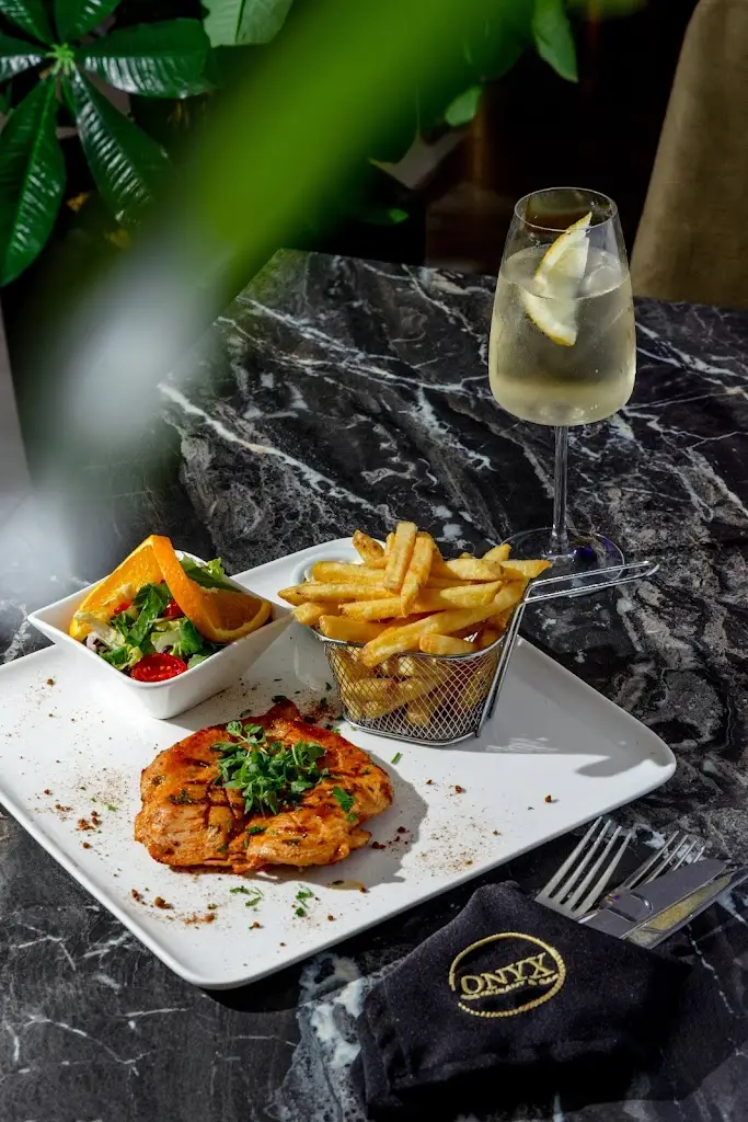 Onyx Restaurant & Bar_Harold Wood_slider_image_3