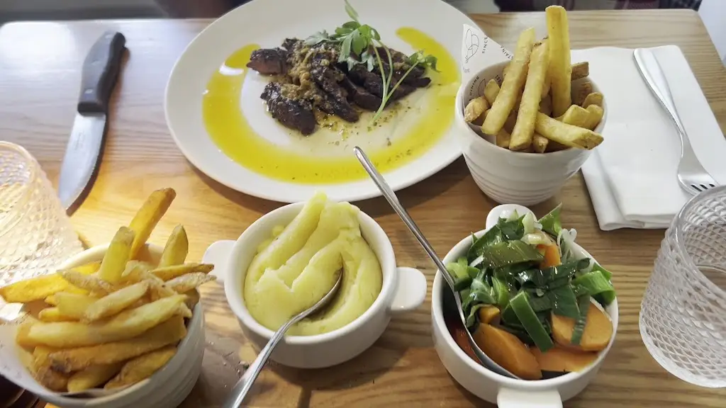 Lussmanns Brasserie_Harpenden_slider_image_2