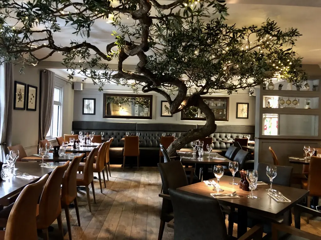 Zaza restaurant in Harpenden