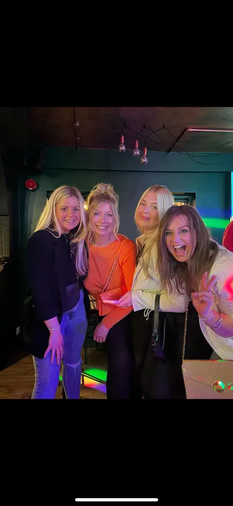 Corrina Warr_Yeatei_Harpenden_review