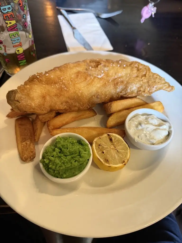 james read_Fox Harpenden_Harpenden_review