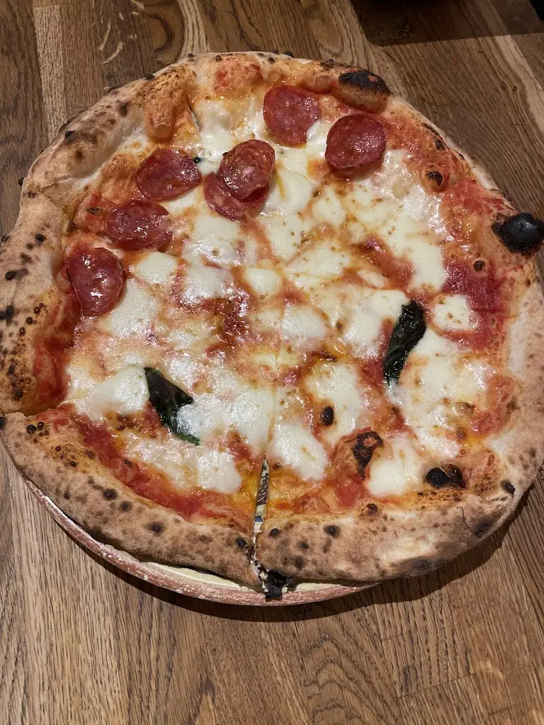 Ashmil Musthafa_Zio's Pizzeria_Harpenden_review
