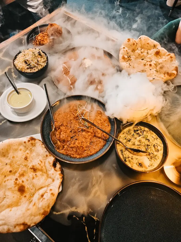 Amy Breckon_The 1971_Harpenden_review