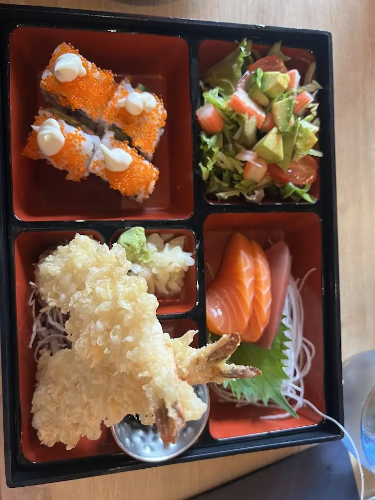 Chu Jamie_Tomi Sushi Bar_Harpenden_review