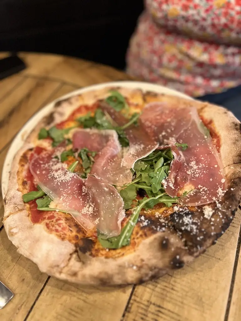 Hadrian I_The Yard Pizzeria_Harpenden_review