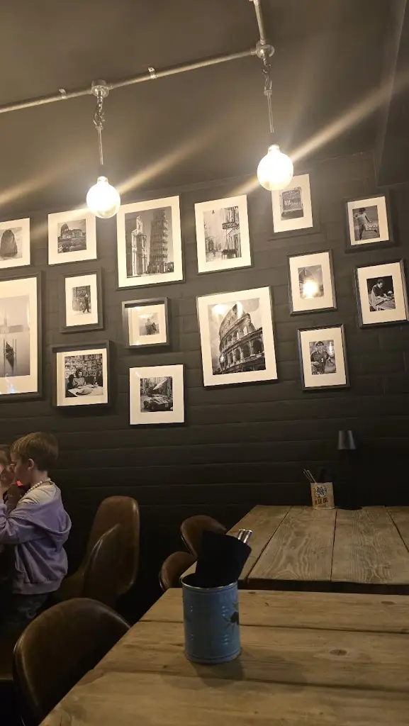 V Ciocan_The Yard Pizzeria_Harpenden_review