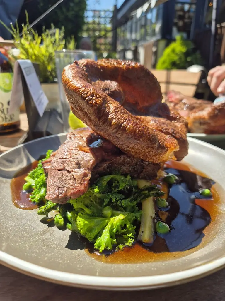 The Engineer Pub and Restaurant_Harpenden_slider_image_2