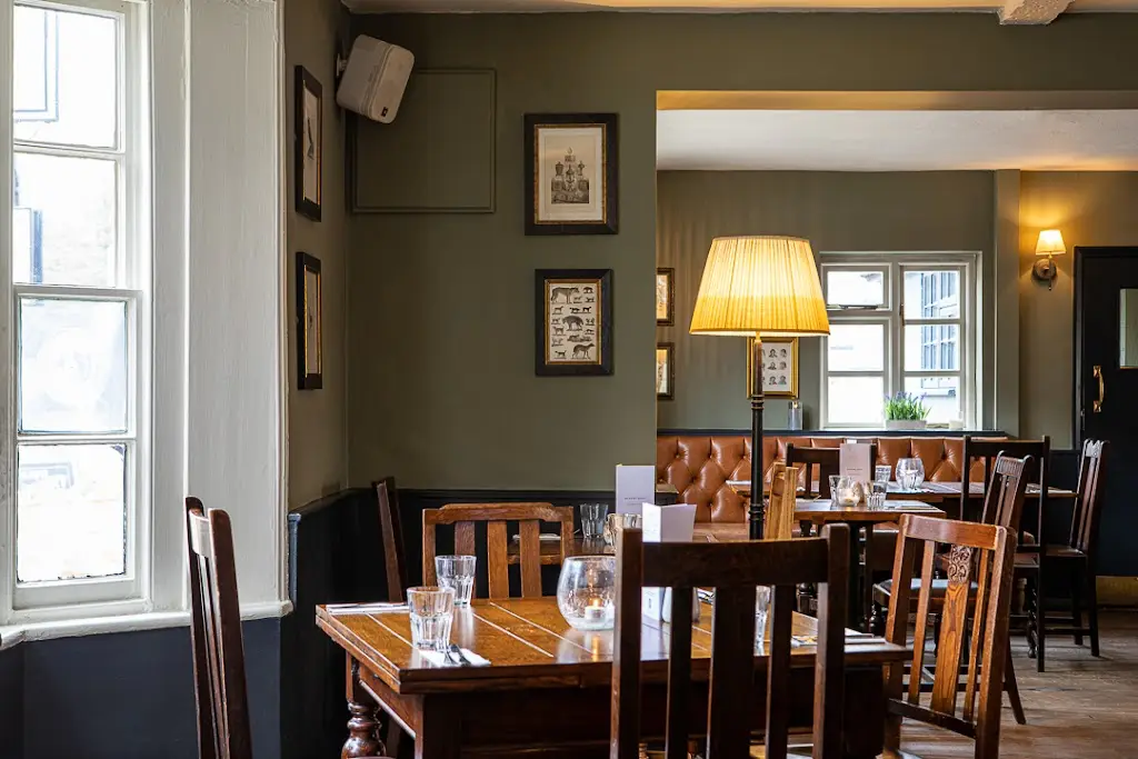 Queens Head_Harpenden_slider_image_3