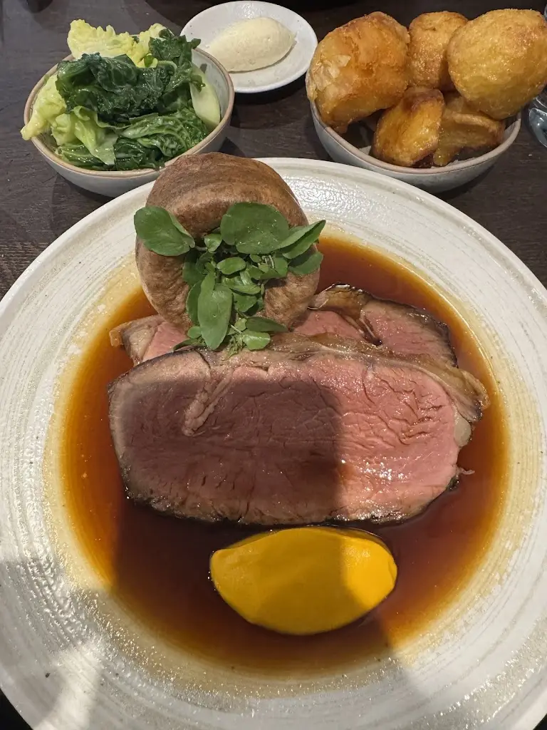 Jon McClennon_The Silver Cup_Harpenden_review