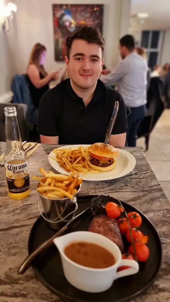 Julian Kobelt_Grand Royal Bistro Bar_Bacup_review