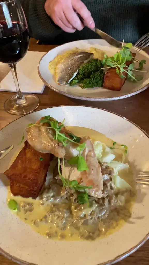 The Thatchers_Hatfield Heath_slider_image_2