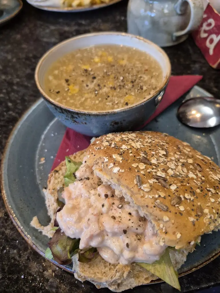 Sandra Harrison_Holden Wood Tea Rooms_Haslingden_recensione