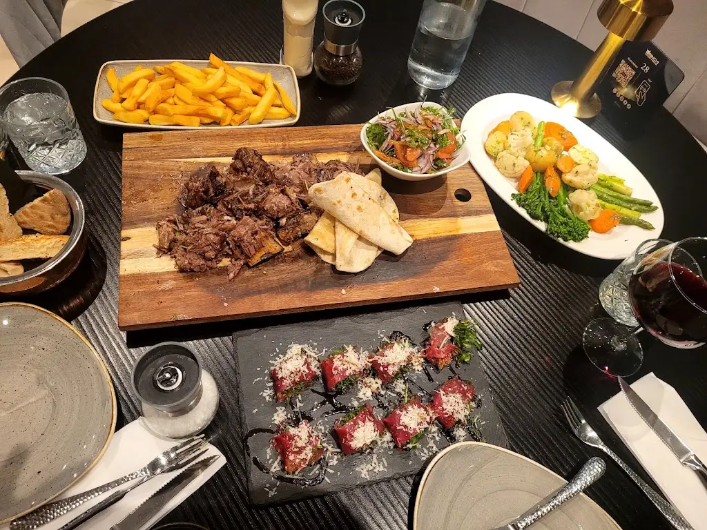 Brinchi_Harlow_slider_image_3