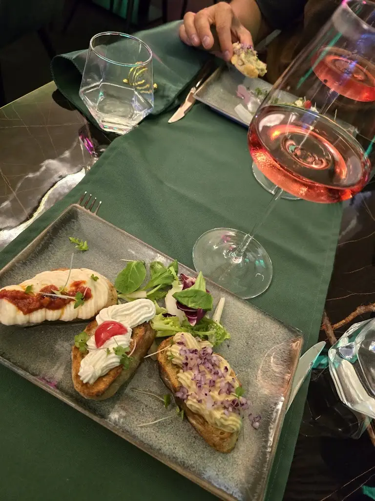 Adina Daliu_Blossom Bites Restaurant_Harlow_review