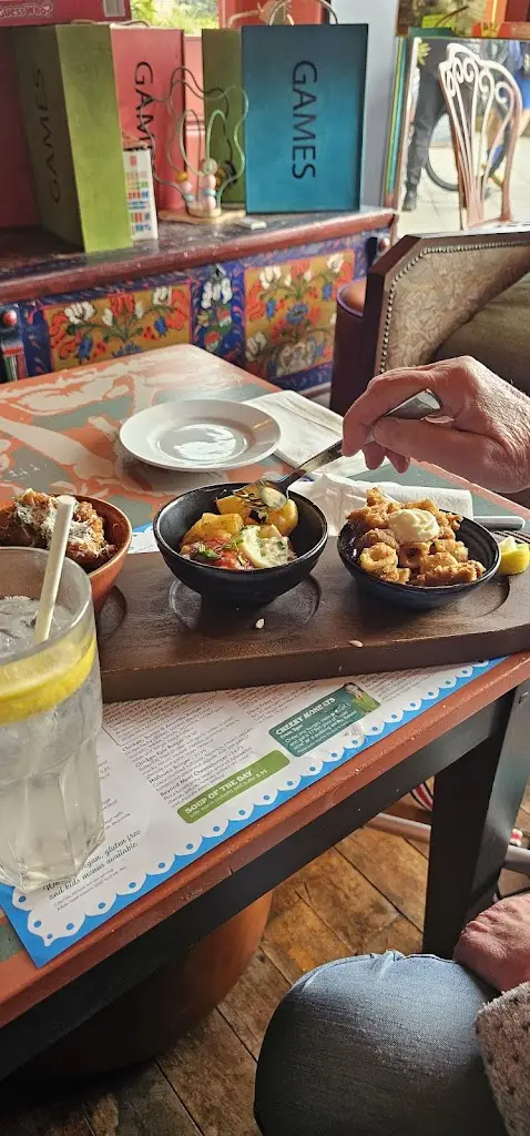 Novo Lounge_Harlow_slider_image_3