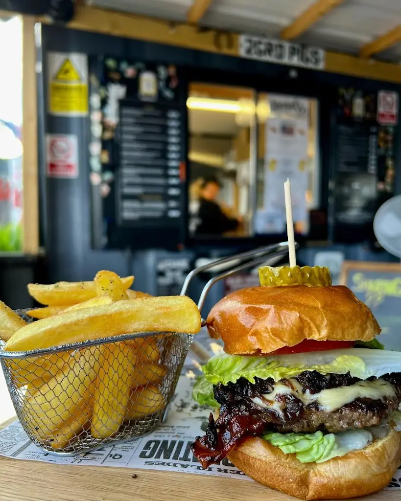 Menu_Two greedy pigs_Harlow_image_8