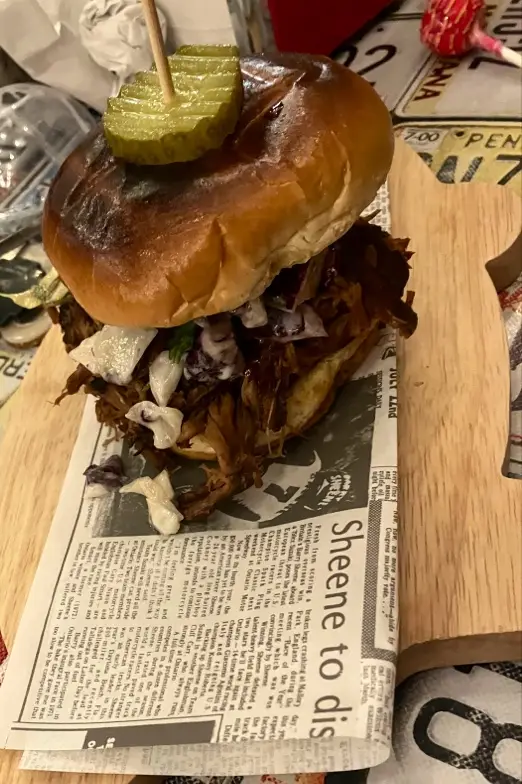 Menu_Two greedy pigs_Harlow_image_9