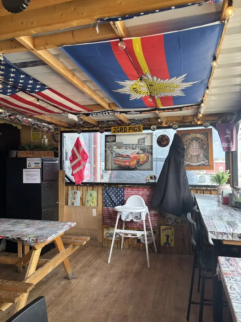 Two greedy pigs_Harlow_slider_image_2