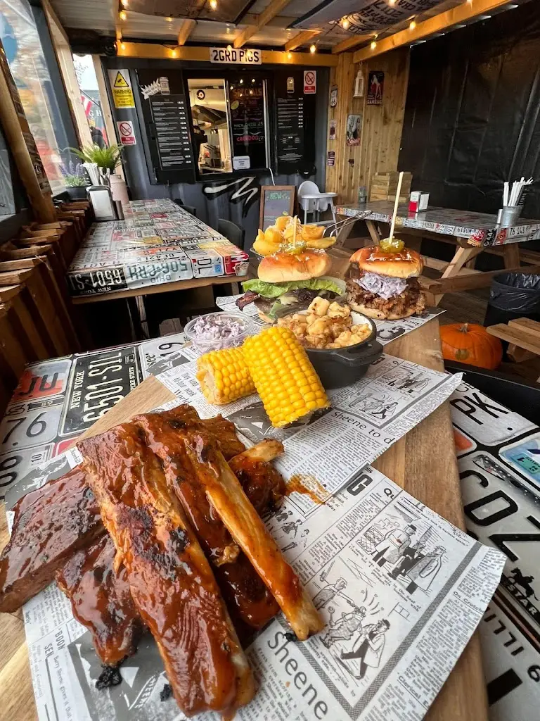 Two greedy pigs_Harlow_slider_image_3