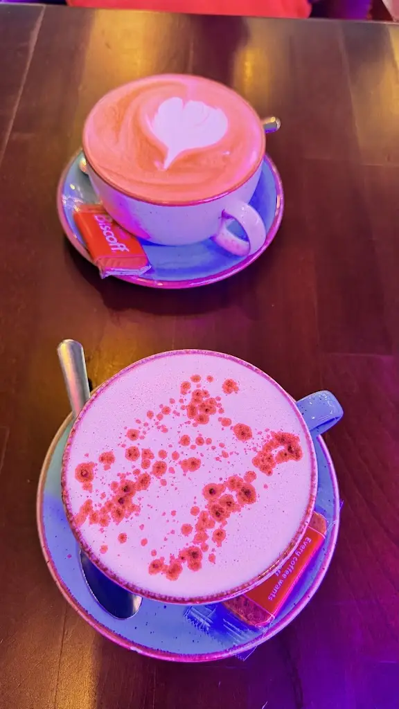 Thayse Loureiro_The Master Barista_Harlow_reseña