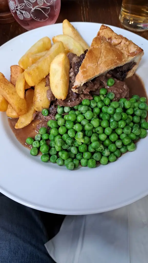 Menu_The Rainbow & Dove_Harlow_image_7