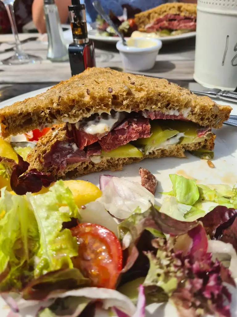 Menu_The Rainbow & Dove_Harlow_image_8