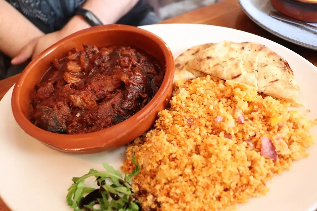 Jupiter Hadley_The Rainbow & Dove_Harlow_review