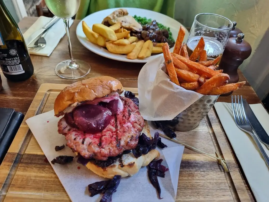 The Rainbow & Dove_Harlow_slider_image_2