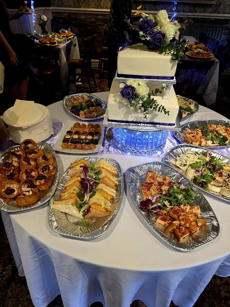 Amber Renker_The Greyhound_Harlow_review