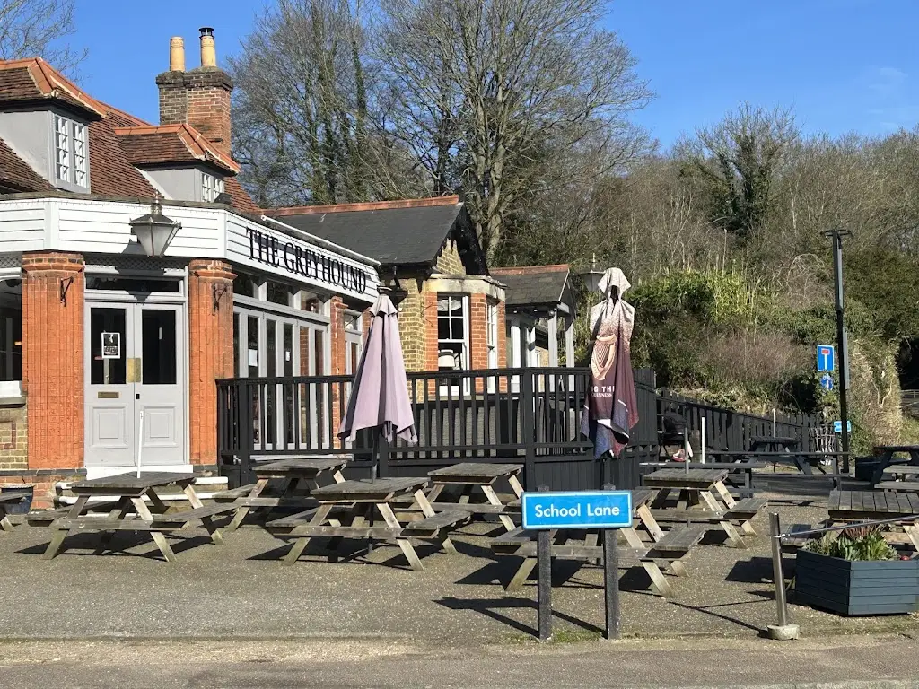 The Greyhound_Harlow_slider_image_2