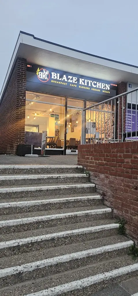 Blaze Kitchen_Harlow_slider_image_3