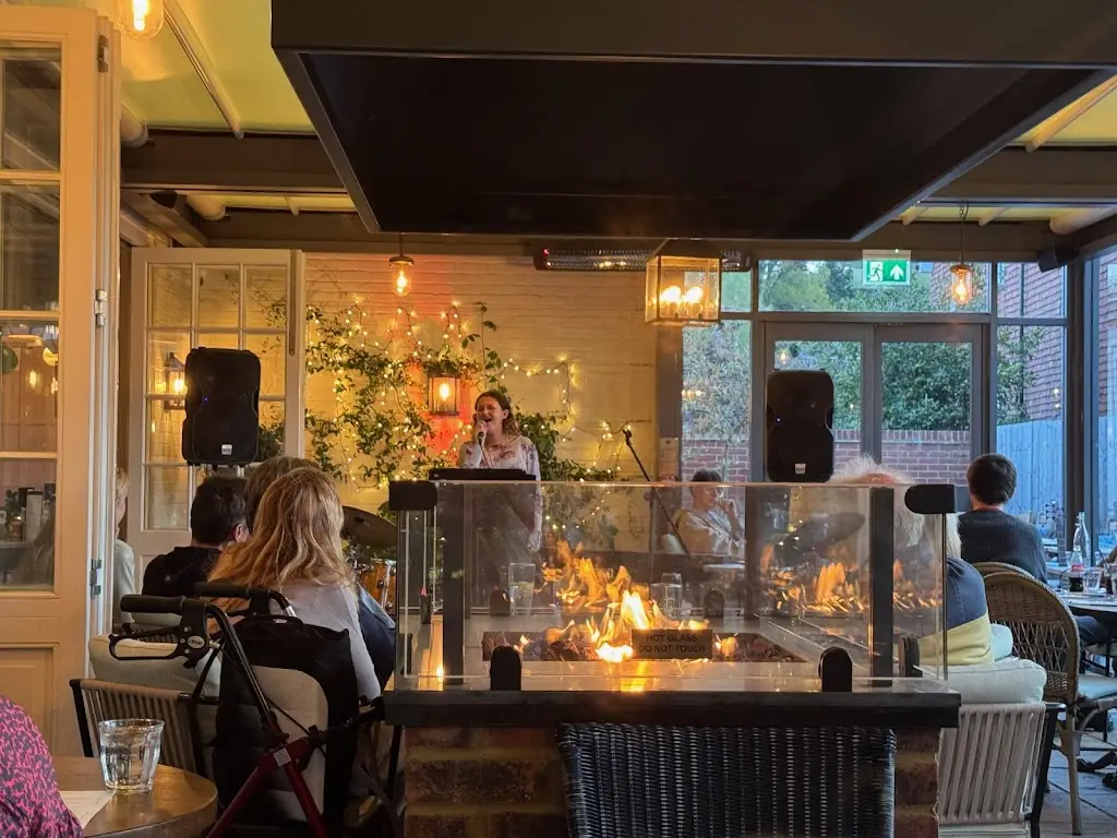 Tim Robertson_The Georgian, Haslemere_Haslemere_review