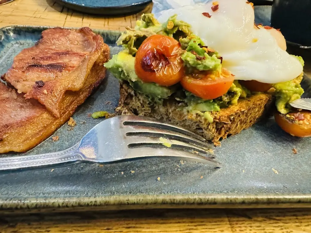 Bianca Madalina Iancu_Oliver's Coffee_Haslemere_review