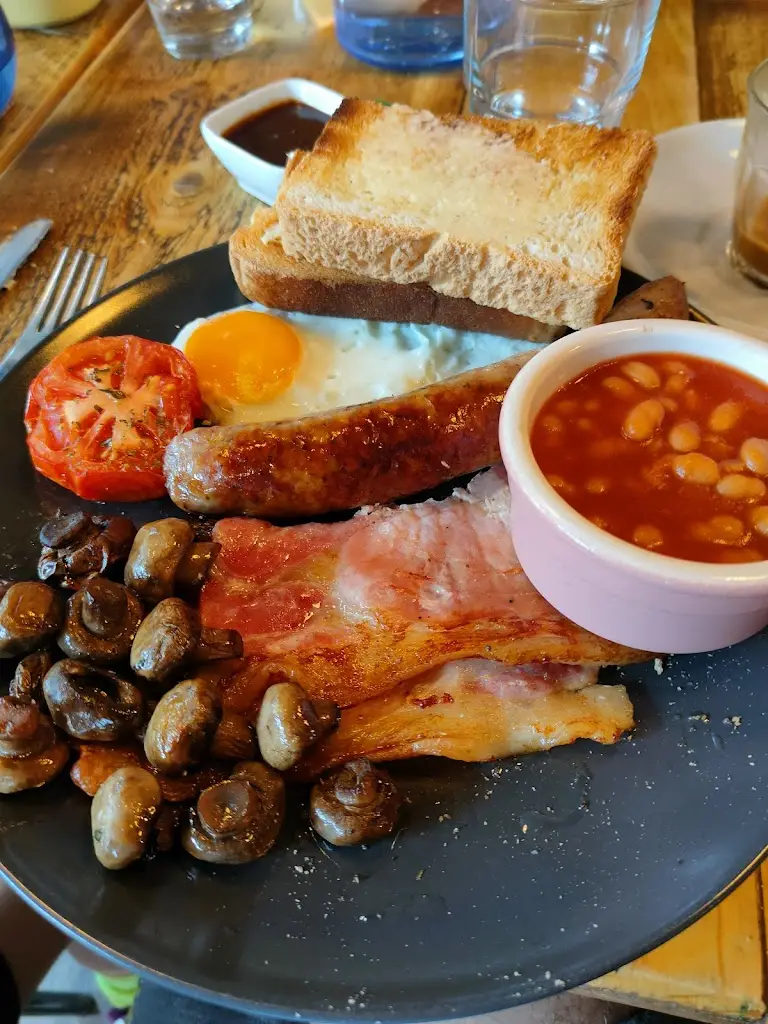 Menu_The Lions Den Cafe_Haslemere_image_4